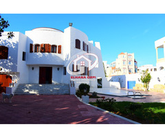 A vendre villa avec piscine sur un terrain de 1021 m² - 11